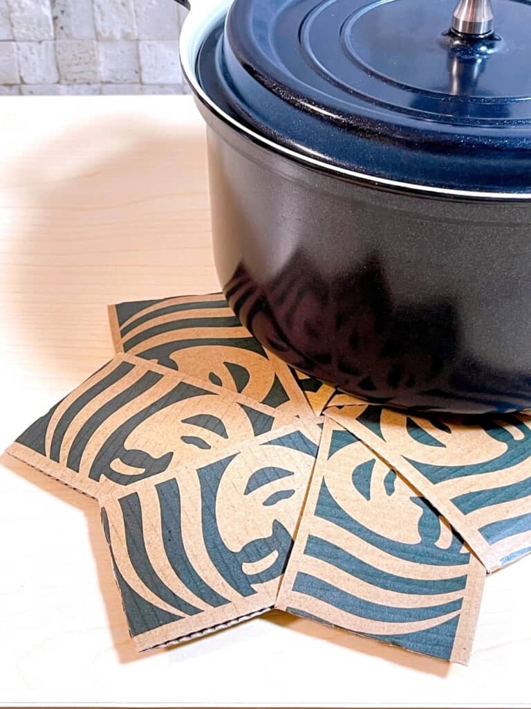 スタバのスリーブで鍋敷き!