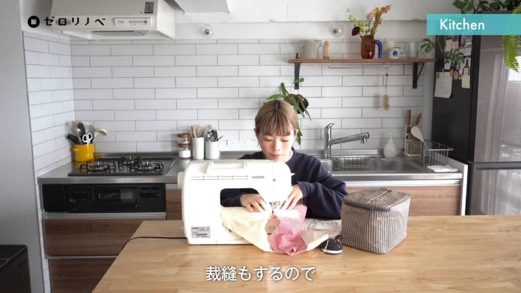 裁縫にも便利な大きな作業台