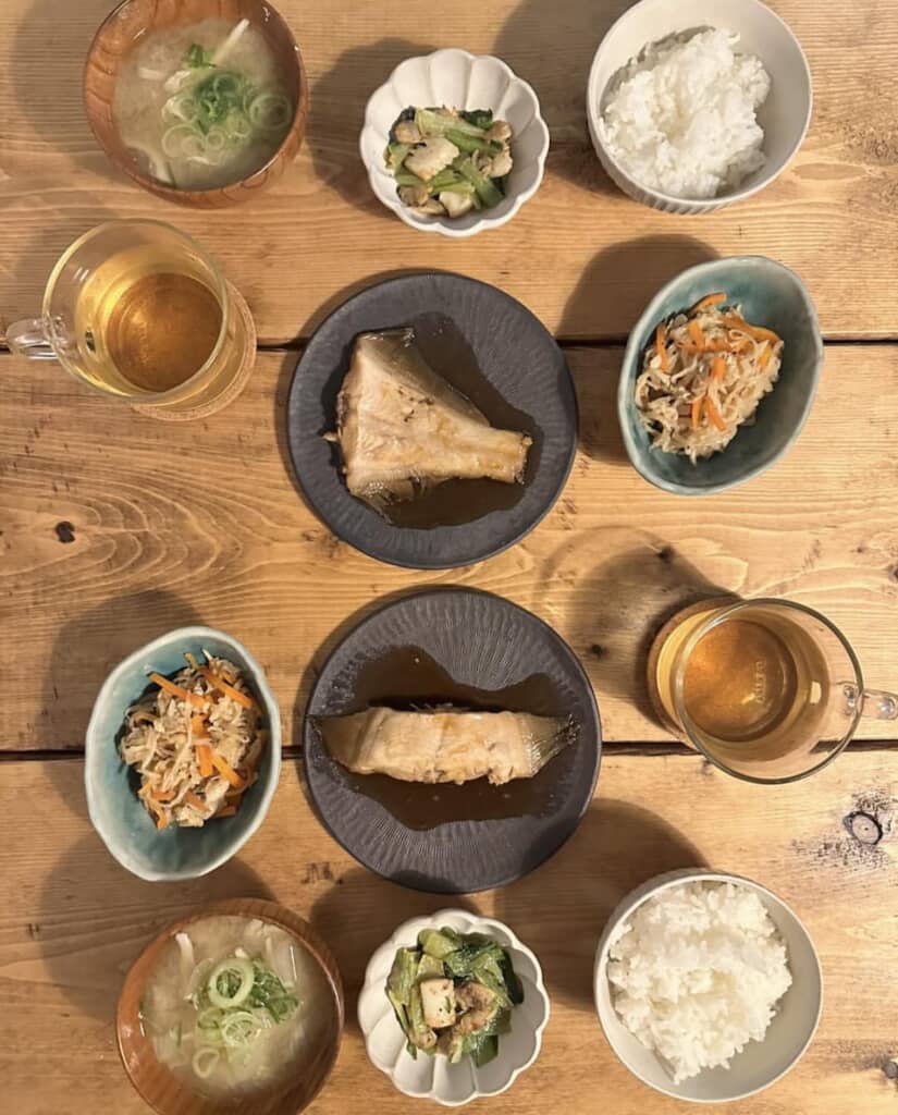 おいしい部位を夫のお皿へ