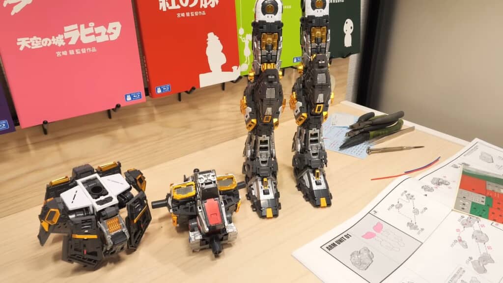 6時間かけて組んだ足と胸、腰の内部フレーム