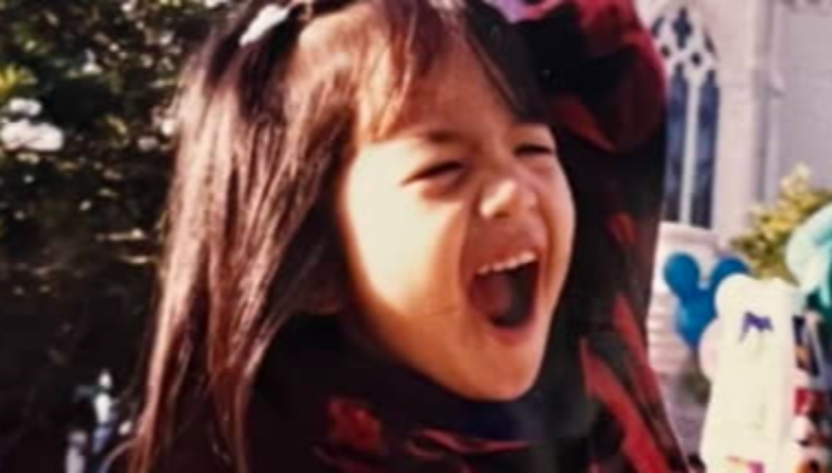 全力でブチ上がってる女の子→引きで見ると……　31年前の光景に「これぞディズニー！」「見ただけで泣ける」（1/3） | ライフスタイル ねとらぼ