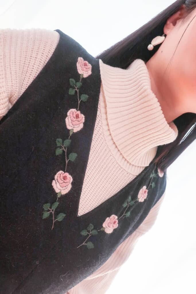 ピンクのニットと合わせたコーディネート