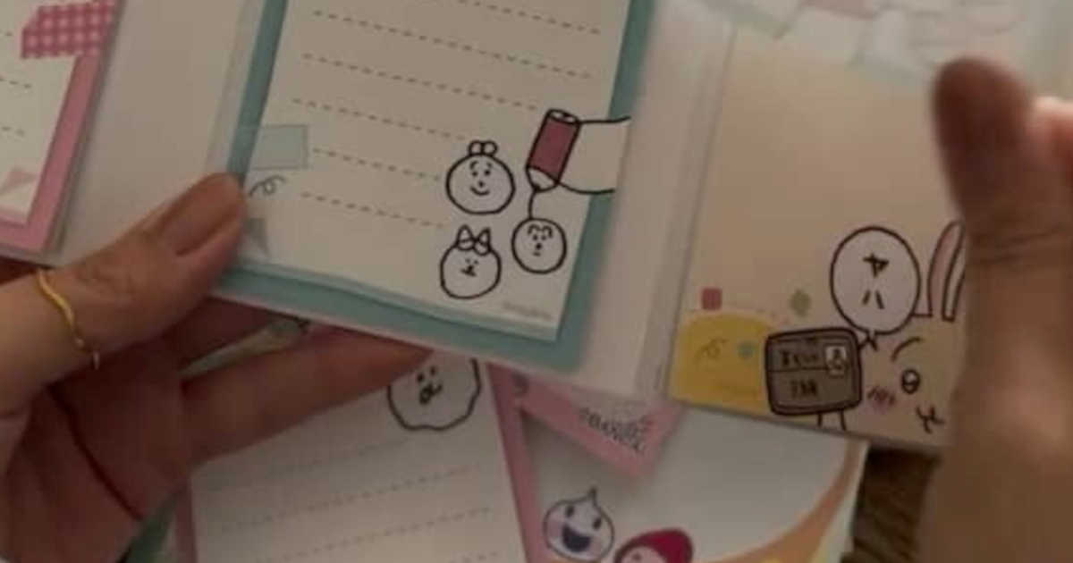 溜まり続けたかわいいメモ帳→プレゼント用にアレンジすると……　「きゃ〜」まさかの完成品に「天才!?」「これは大人でも嬉しい」（1/3） | ハンドメイド ねとらぼ