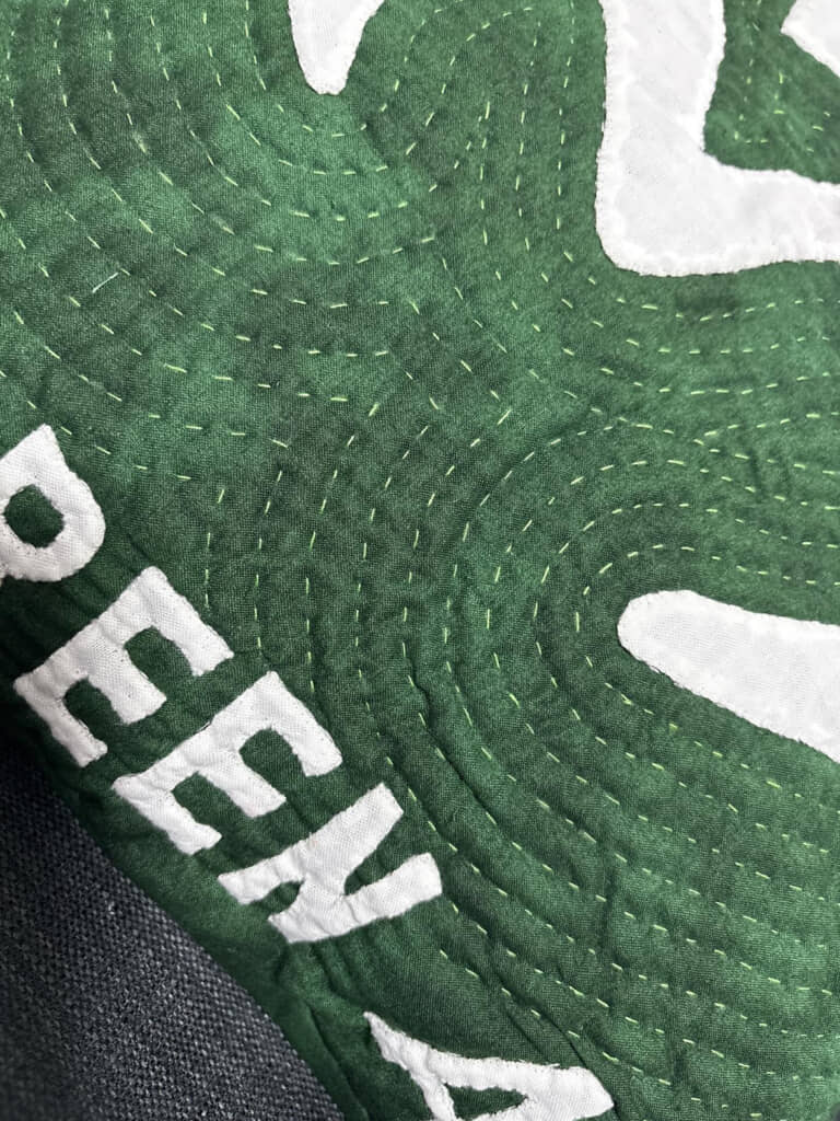 拡大してみても美しい縫い目です