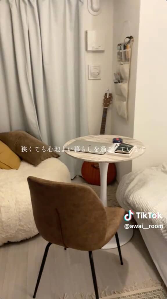 狭いからこそ好きなものに囲まれる実感が湧きます