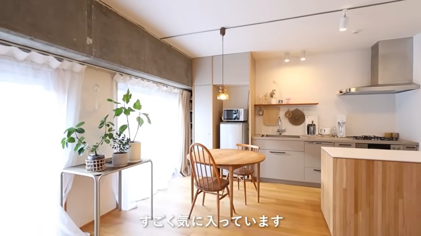 丸いダイニングテーブルもお気に入り