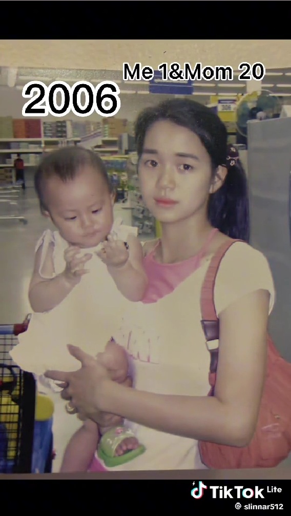 母親の腕に抱かれていた1歳の投稿者さん