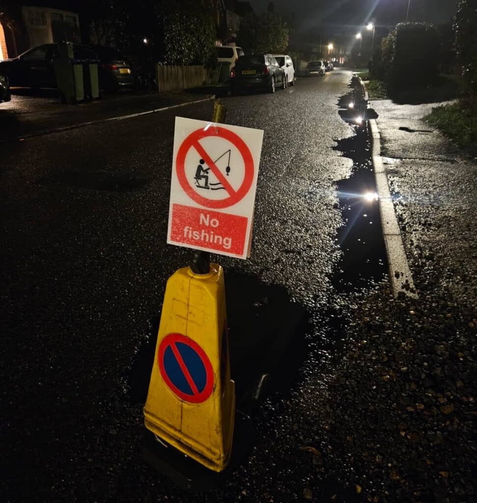 “釣り禁止”の標識が……