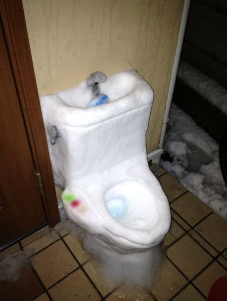 タンクありトイレ