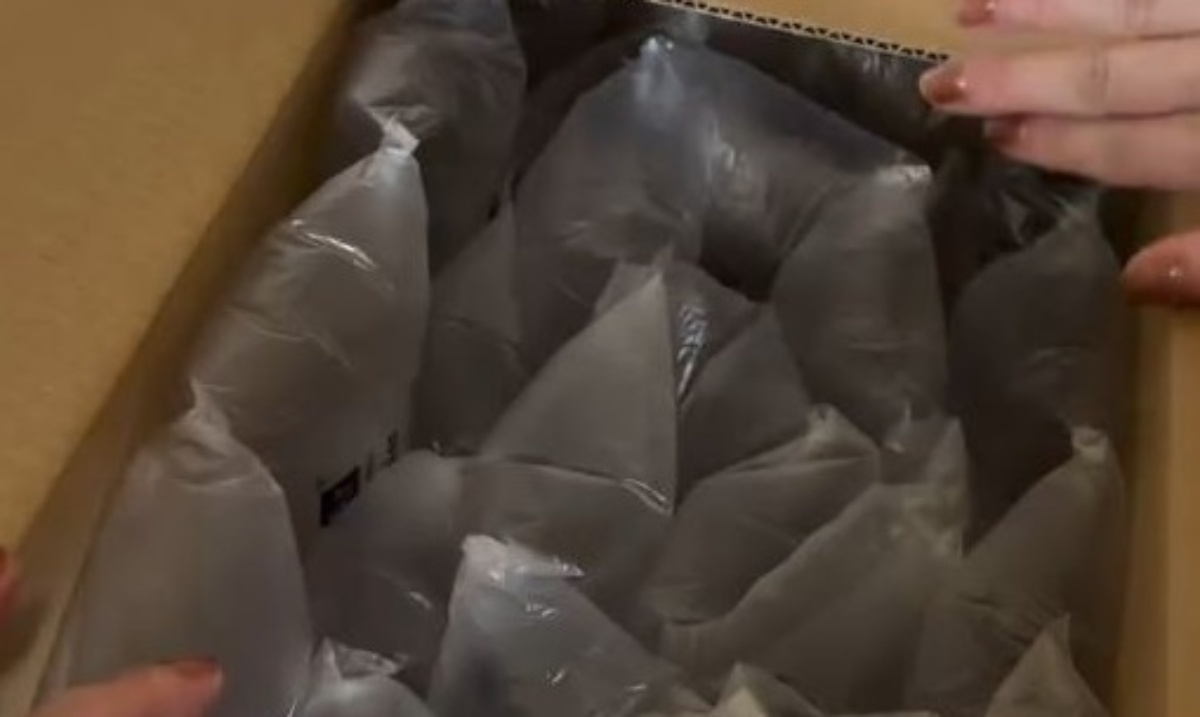 大量すぎて困る荷物の緩衝材→ハサミで切ると……　「ラッキ～！」思わず大歓喜のアイデアに「次絶対します」「これは便利」（1/3） | ライフハック ねとらぼ