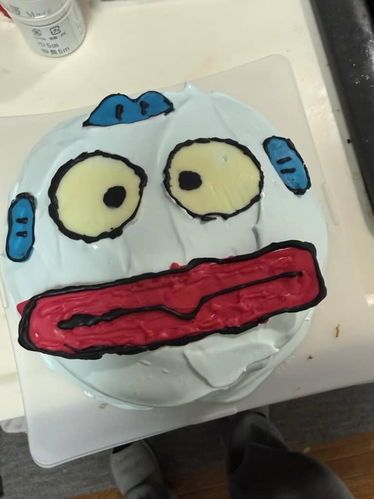 完成したハンギョドンのケーキ