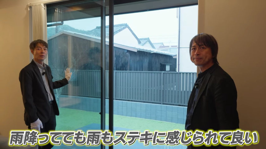 部屋を守る大きな軒