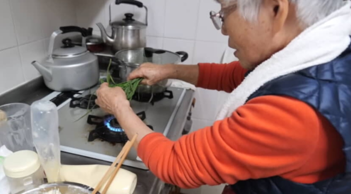 “野菜は買わない”82歳おばあちゃんの手作りご飯に孫も驚き　まさかの食材に「目からウロコ」「まねします」（1/3） | グルメ ねとらぼ