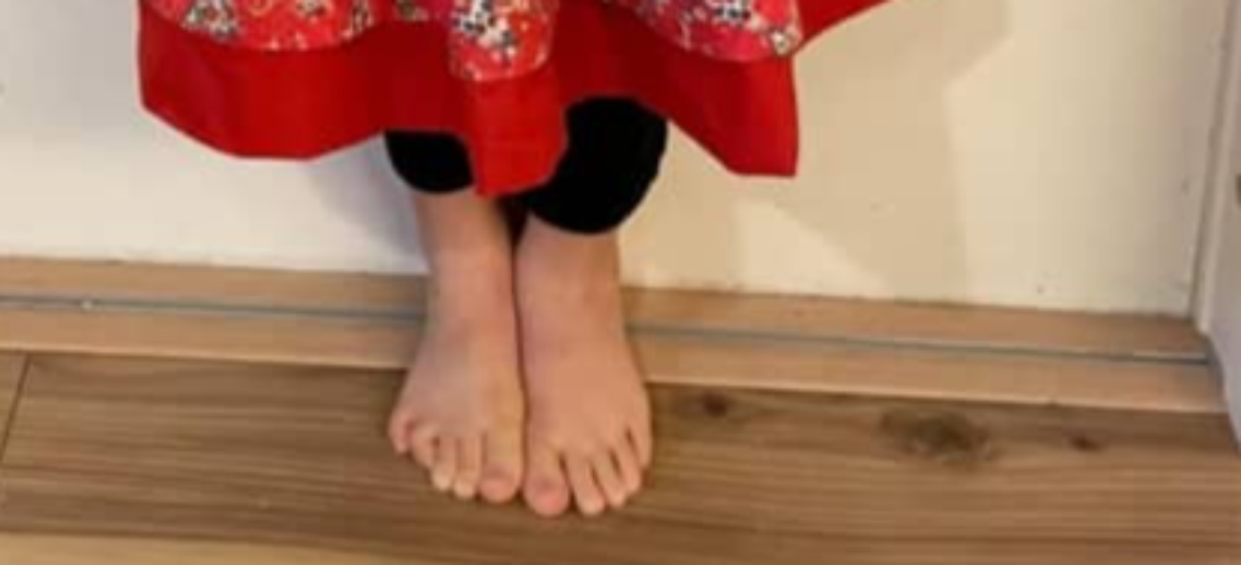 4歳娘のママ“びっくりするくらいかわいいリバティの生地”を入手→まさかのアイテム完成に「卒倒しそうなくらいかわいい」「女児に戻ってこれ着たい」（1/3） | ハンドメイド ねとらぼ