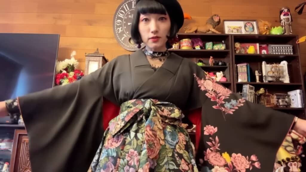 スカートを袴風にした斬新なアイデア