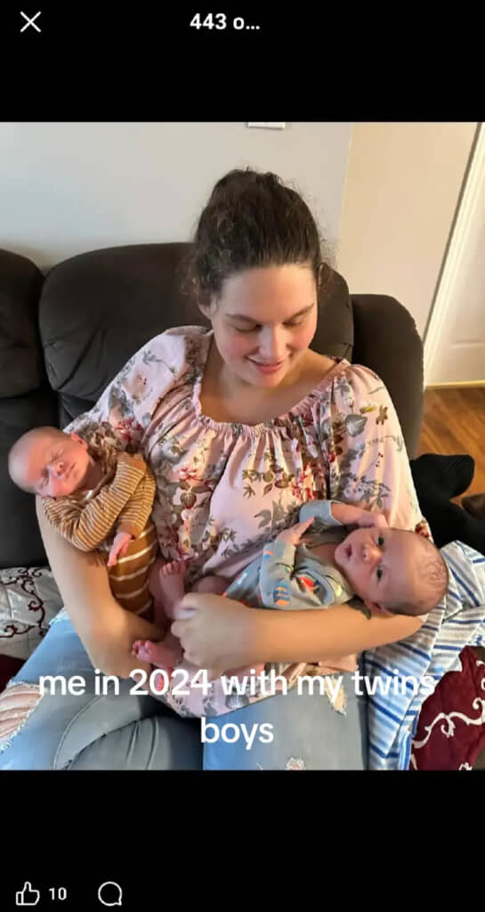 25年後、双子の兄弟を出産