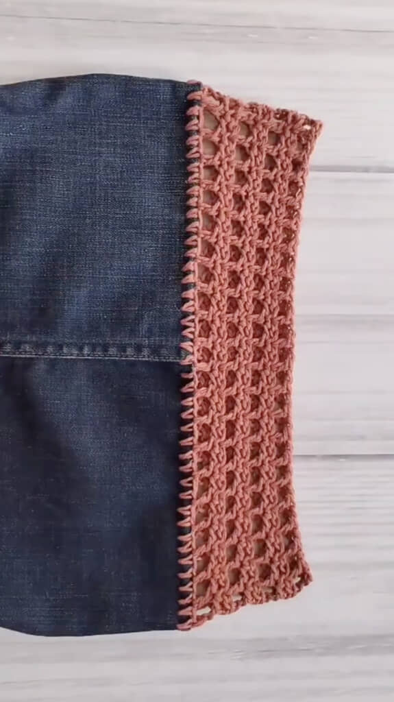 ネット状に編んでいきます