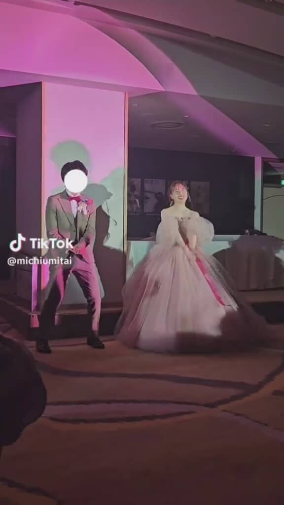 メンカラ全開の衣装がすてき