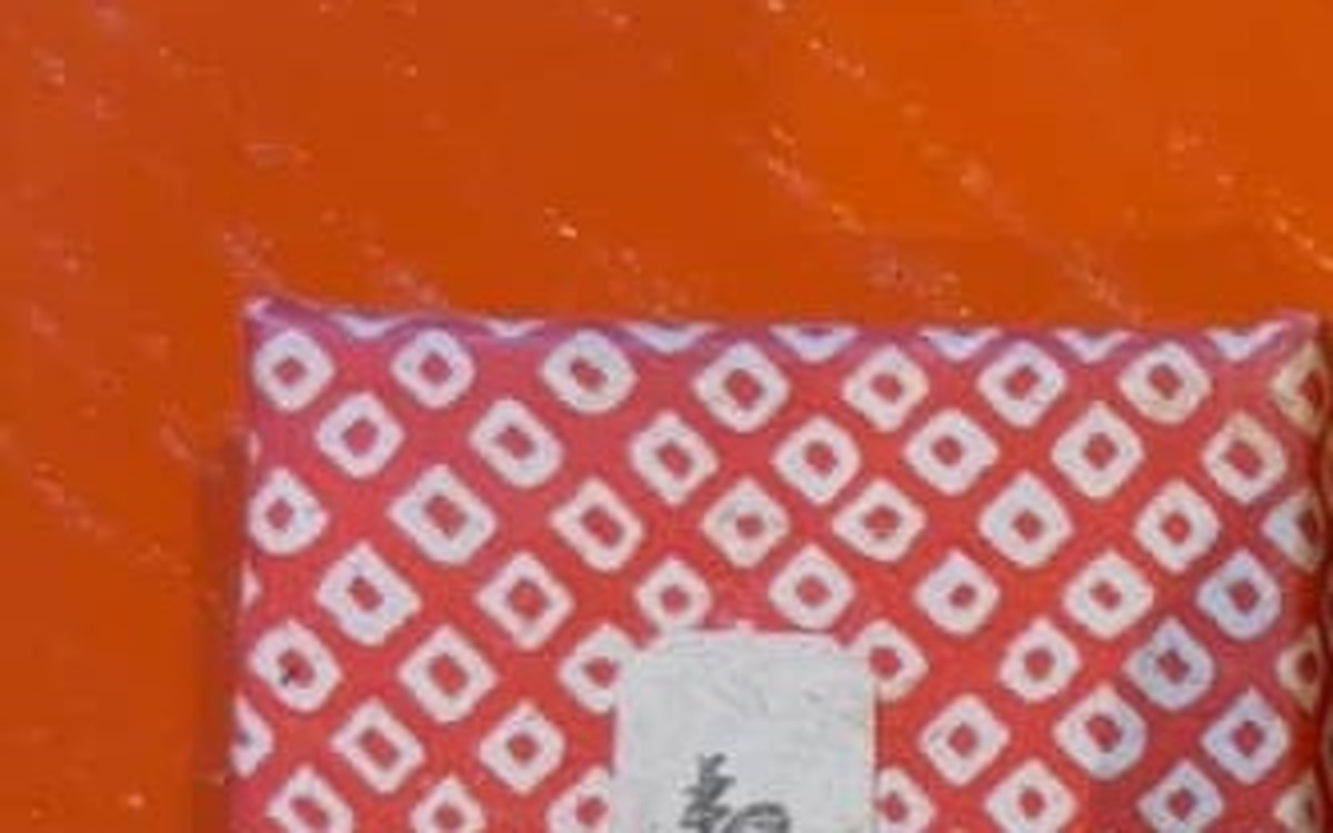 古物商が仕入れた「古いお雛さま」→“謎の付属品”の正体に涙 「太平洋