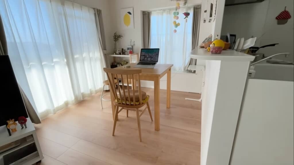 一人暮らしなのでダイニングもコンパクトに