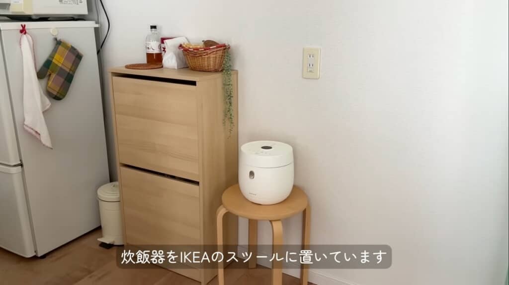 炊飯器用のキッチンボードや食器棚がなくてスッキリ！