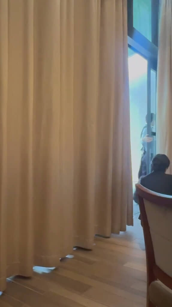 幕が開いた瞬間に歓声が！