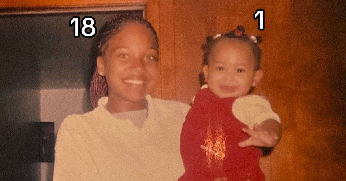 とびきりの笑顔の18歳ママと1歳娘、22年後……「混乱してる」　現在の姿に「わあ！」「すてきな変身」と98万再生【海外】（1/2） | ライフスタイル ねとらぼ