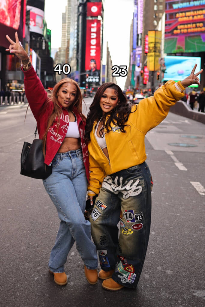 ママが40歳（左）／娘が23歳（右）になった現在の姿