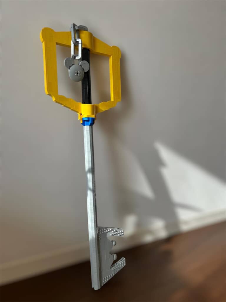 レゴ製キーブレードと壁の影