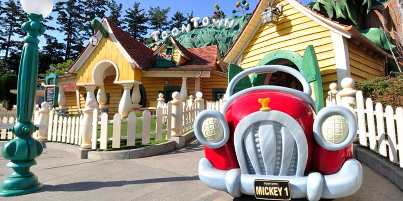 雪の日のディズニーランド→トゥーンタウンで写真を撮ったら……「雪の