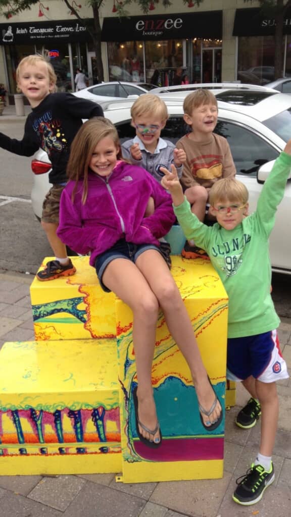 子どものころのオリヴィアさんと弟たち