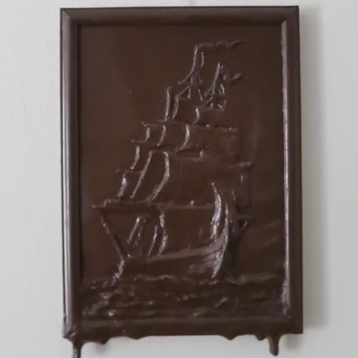 アルフォートをくるっとひっくり返したら……　まさかの裏面に「美味しそうで発狂しそう」「ブルボン好きにはたまらん」と245万再生 | ライフスタイル ねとらぼ