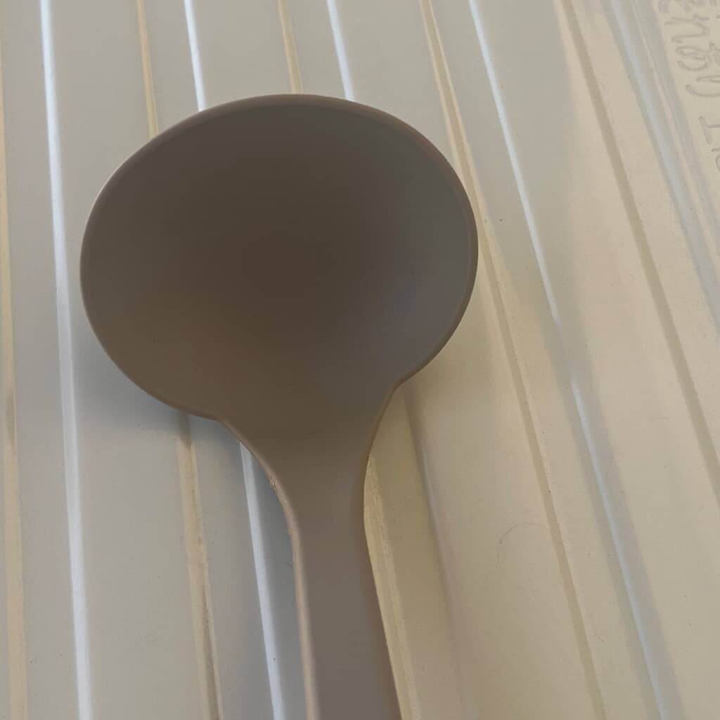 日光で色素が分解され、色が戻った茶色いお玉