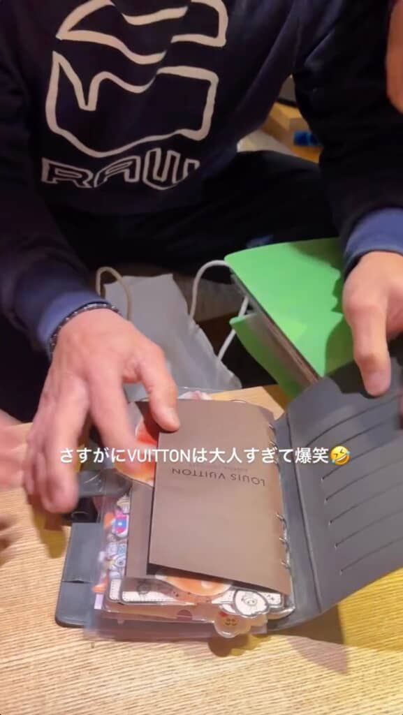 ヴィトンの手帳はさすがに強い