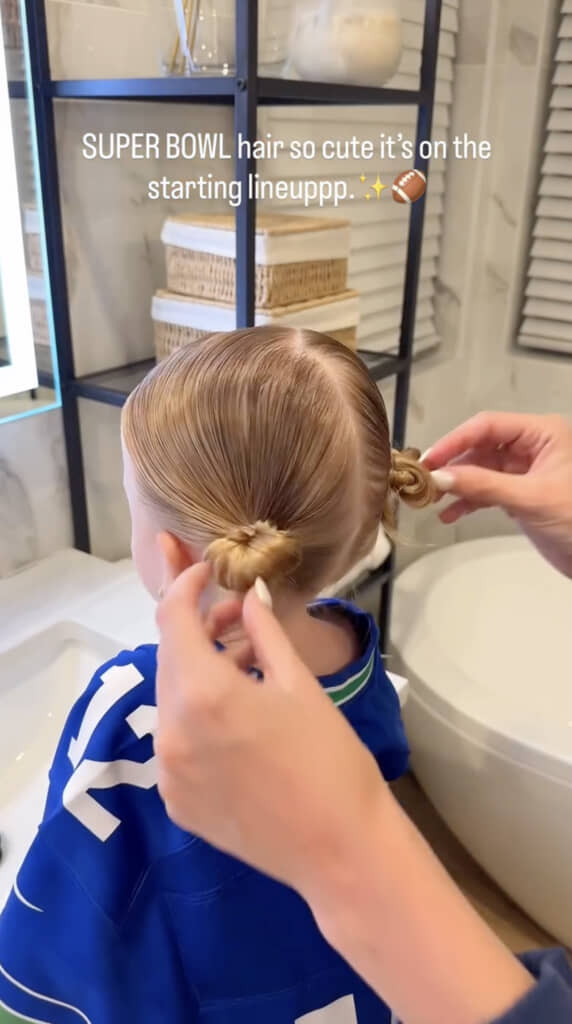 コンパクトなシニョンを作ります