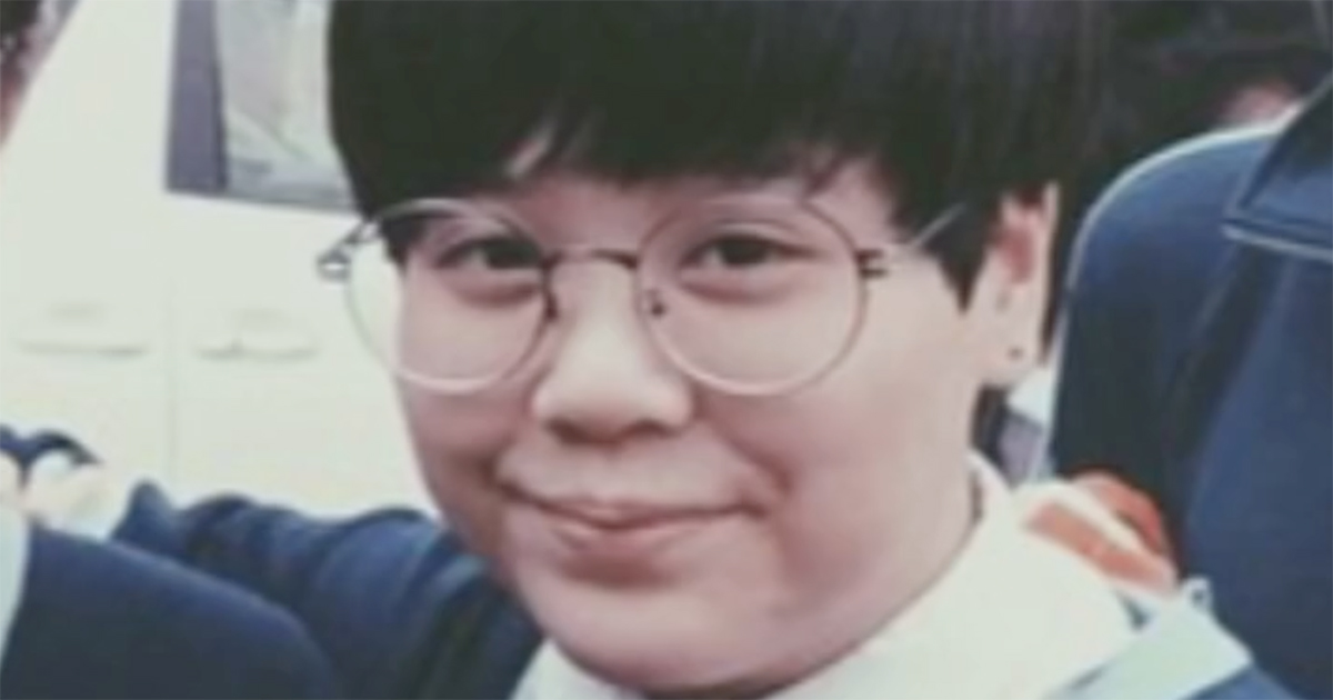 ボーイッシュなすっぴんの眼鏡女子→10年後……　衝撃の“現在の姿”に「どうやってこんなに変わったの」「あまりにもアイドル」（1/2） | ライフスタイル ねとらぼ