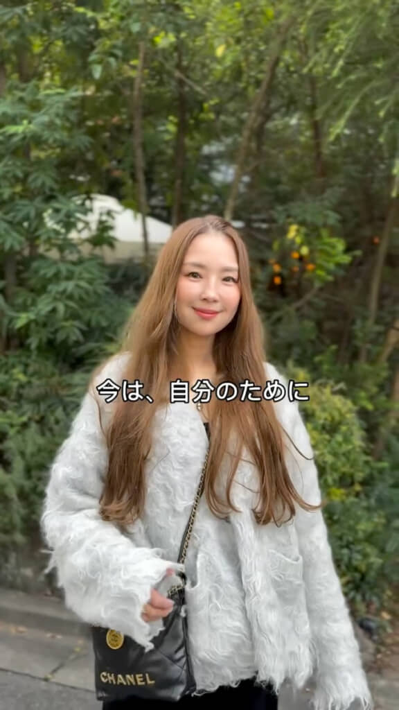 ふわふわのアウターで女性らしさUP