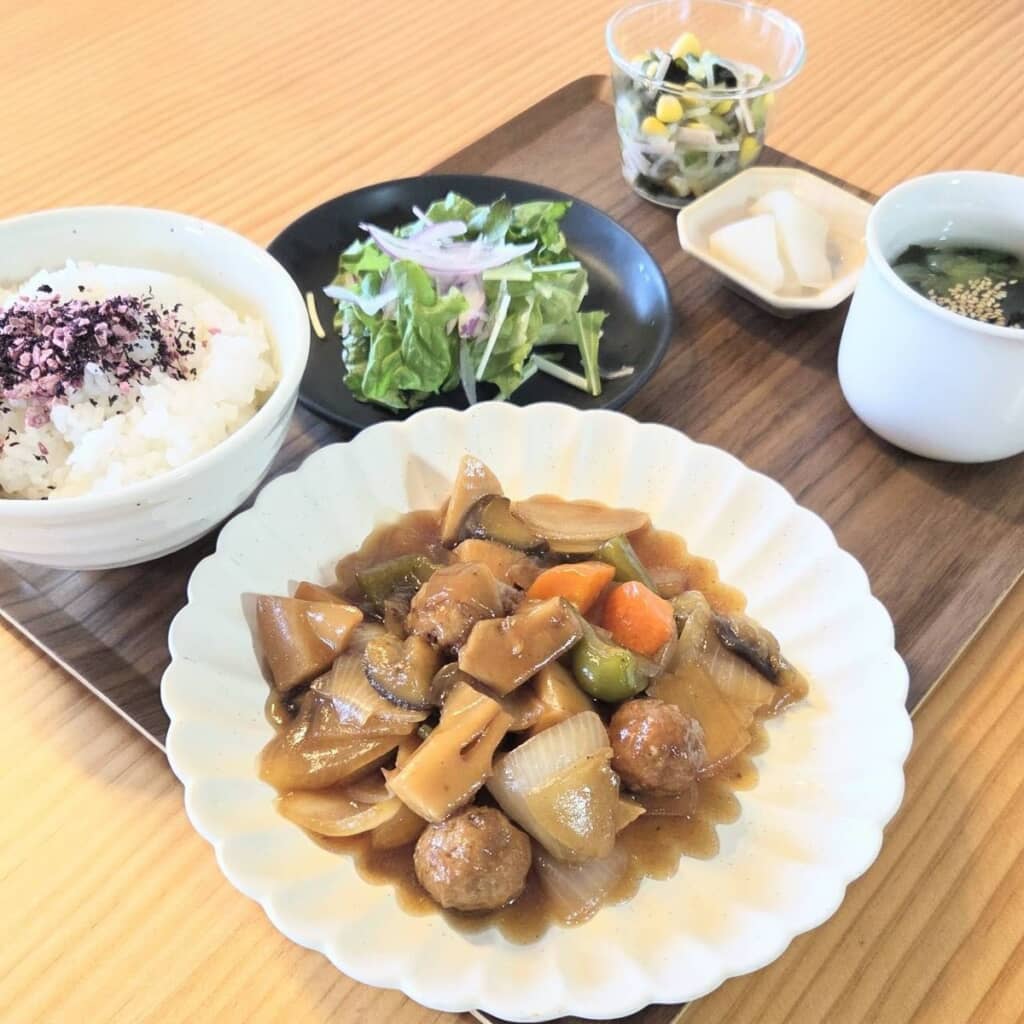 肉団子の酢豚風とゆかりごはん