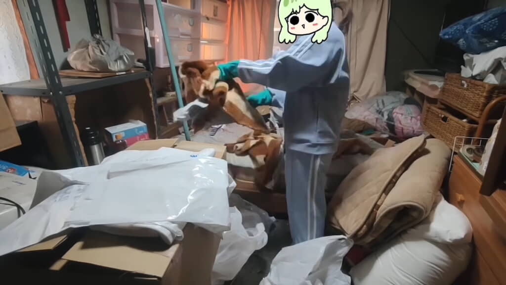 可燃ゴミで出せるように毛布をカット