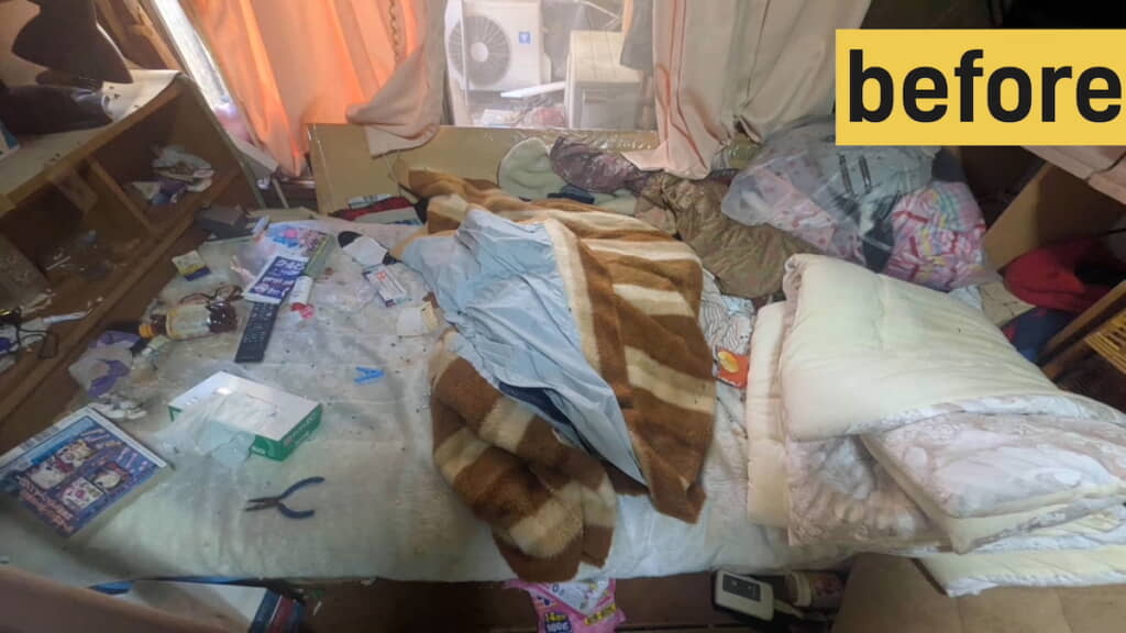 片付け前のベッド