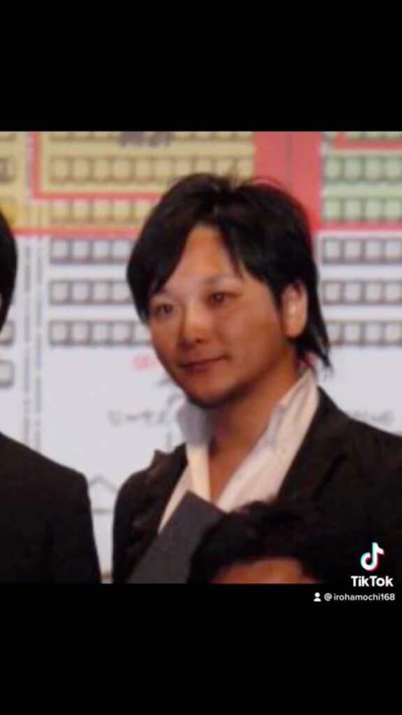 立て襟姿がセクシーなパパ