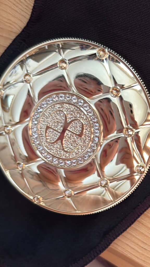 めちゃくちゃ顔が写ってる……！