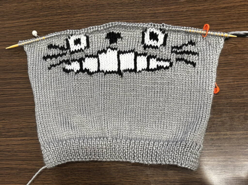 編みかけの状態も味わいがあります