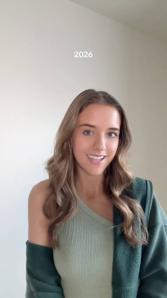 それから10年後、現在のemilyさん。大人びた雰囲気に成長してる!