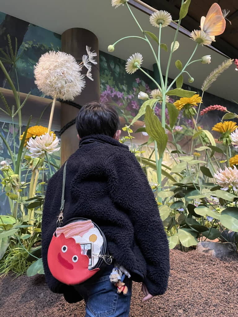 肩からかけた姿も良い感じ!