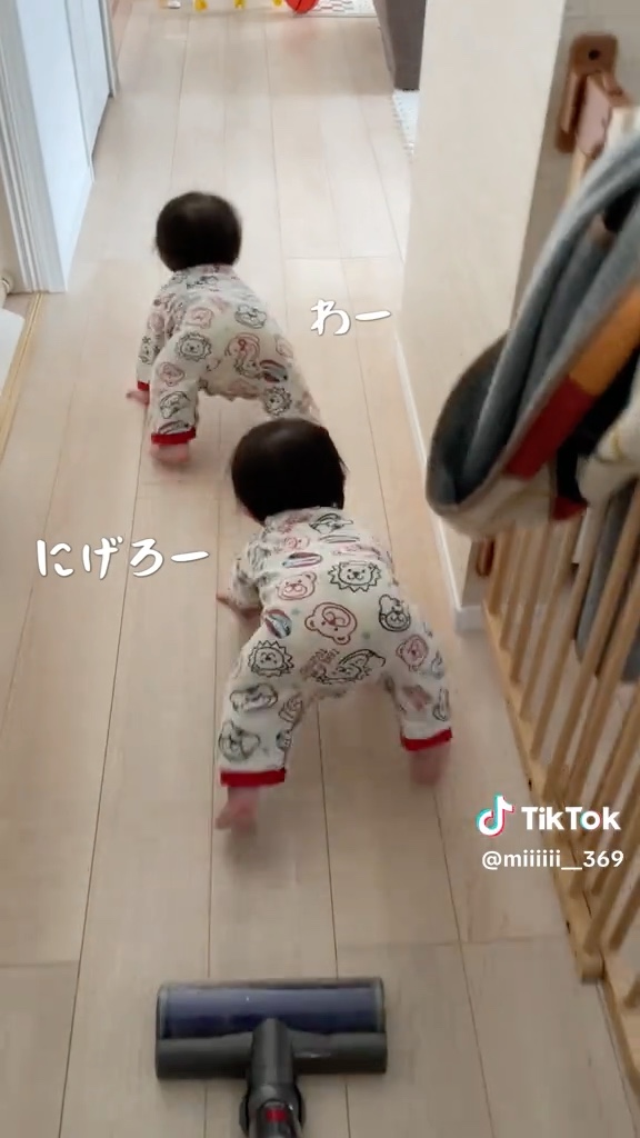 ハイハイで逃走