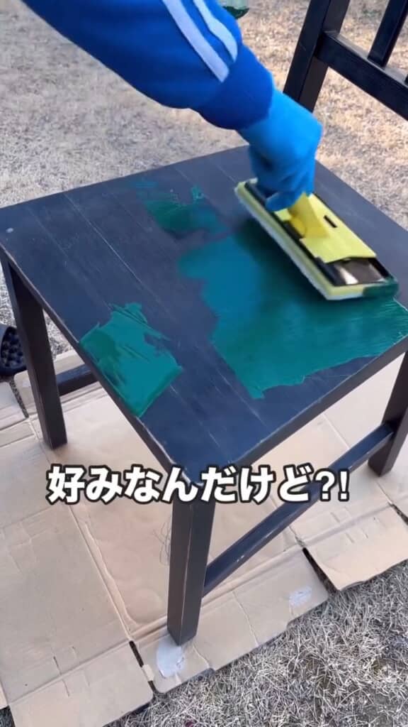 チョイスしたのは緑のペンキ