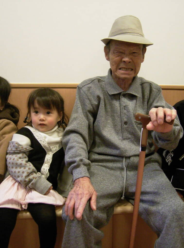 ぴったりくっついているふたり