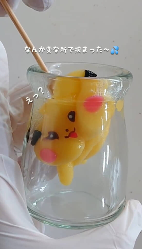 宙を舞う太っちょピカチュウ