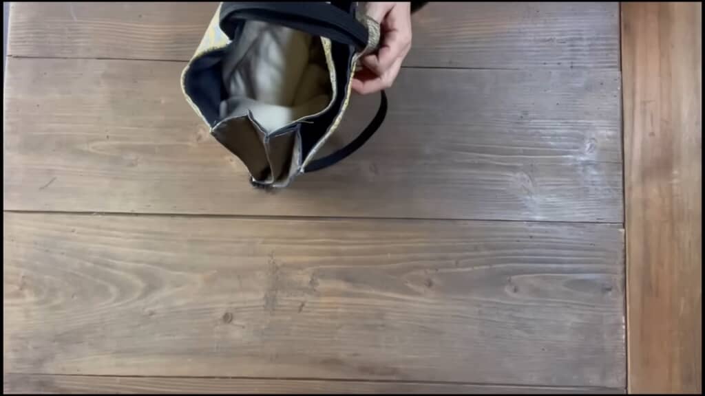 着物の帯をリメイクしてリュックを作る方法